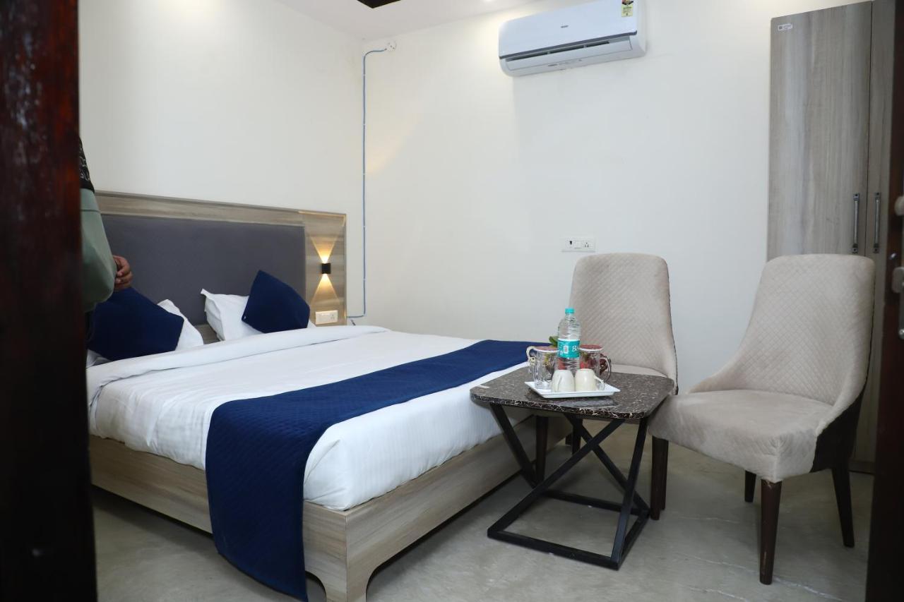 Lyf Corporate Suites - Noida Sector 19 Buitenkant foto