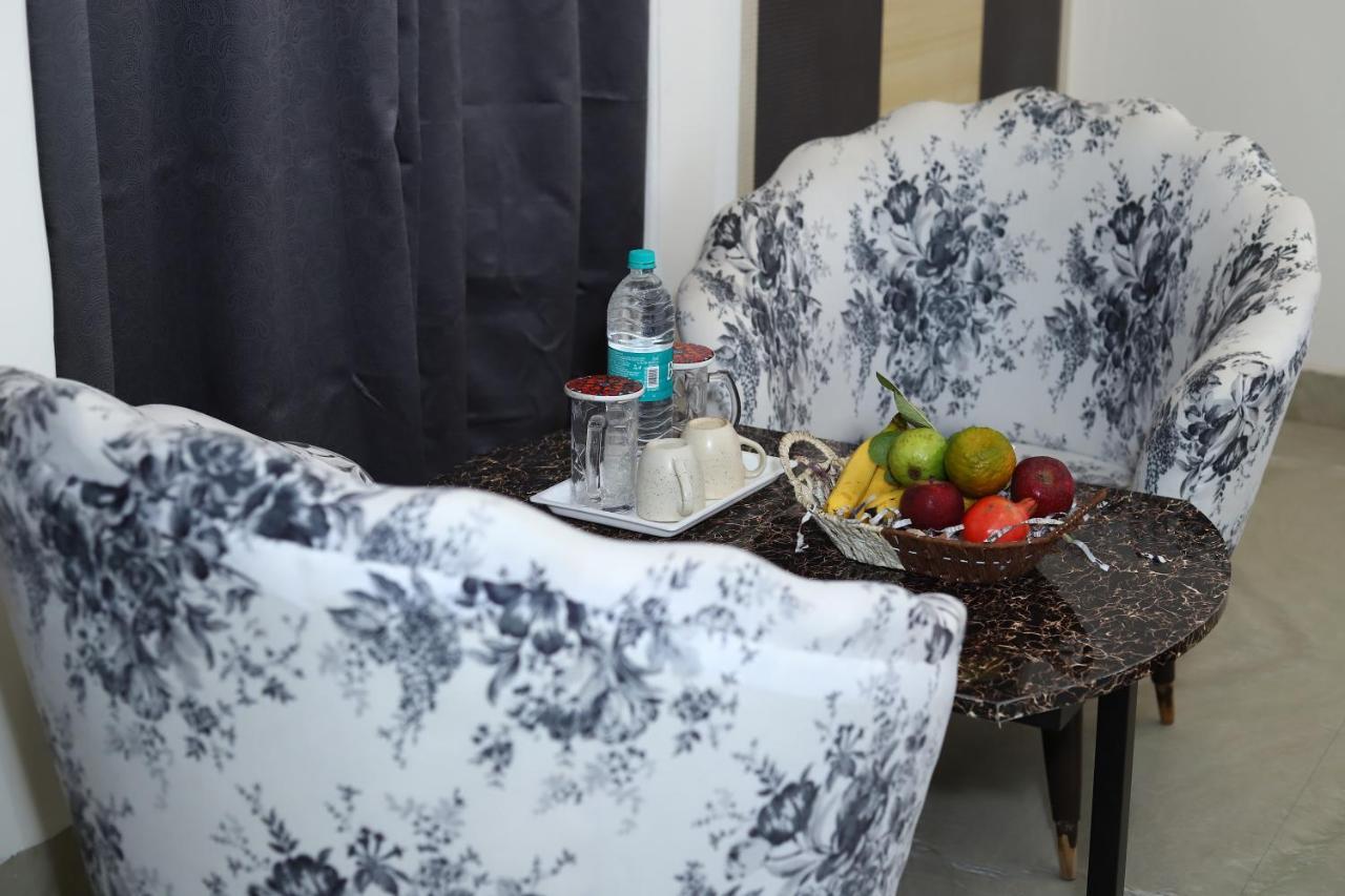 Lyf Corporate Suites - Noida Sector 19 Buitenkant foto