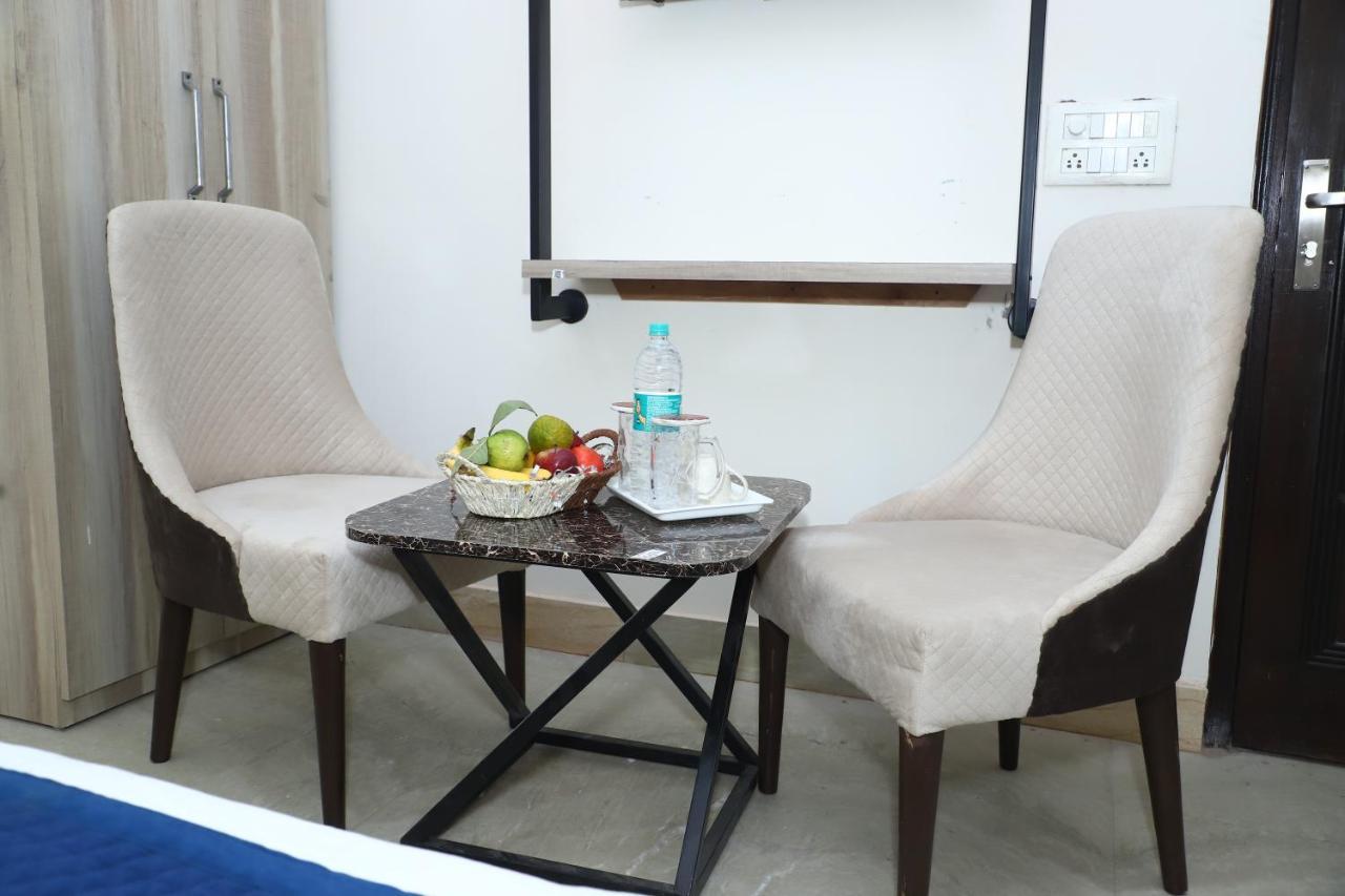 Lyf Corporate Suites - Noida Sector 19 Buitenkant foto