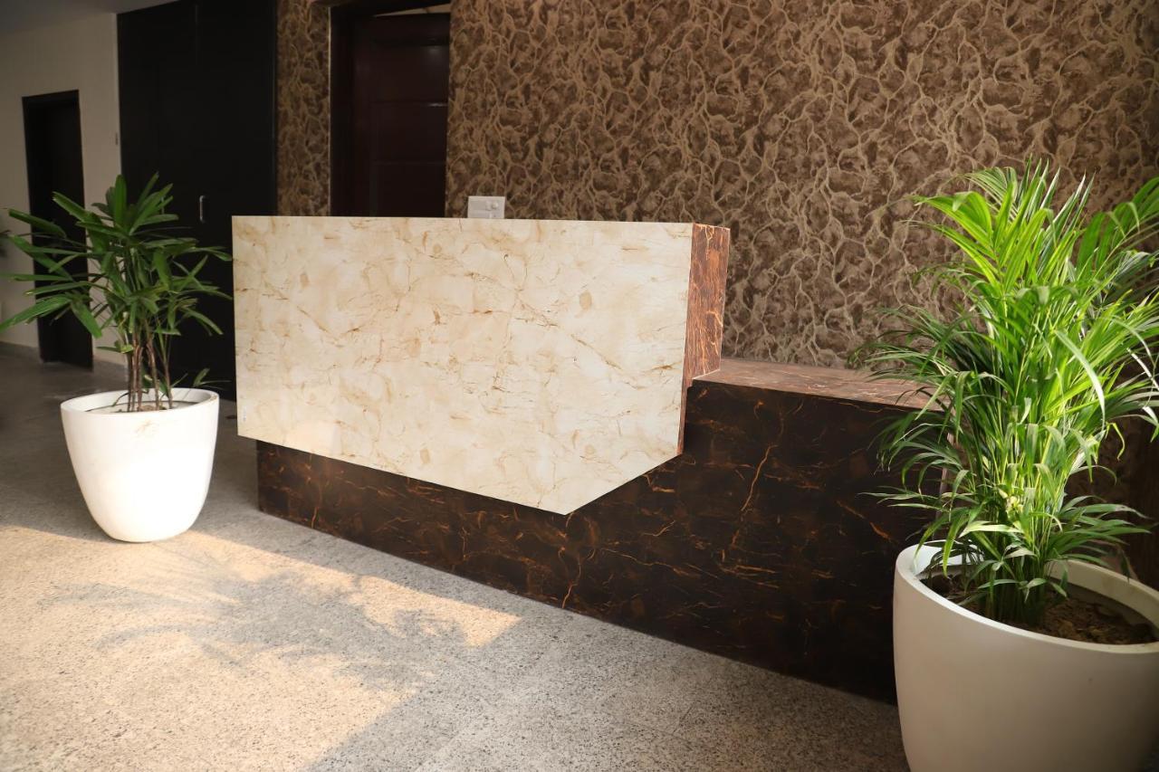 Lyf Corporate Suites - Noida Sector 19 Buitenkant foto