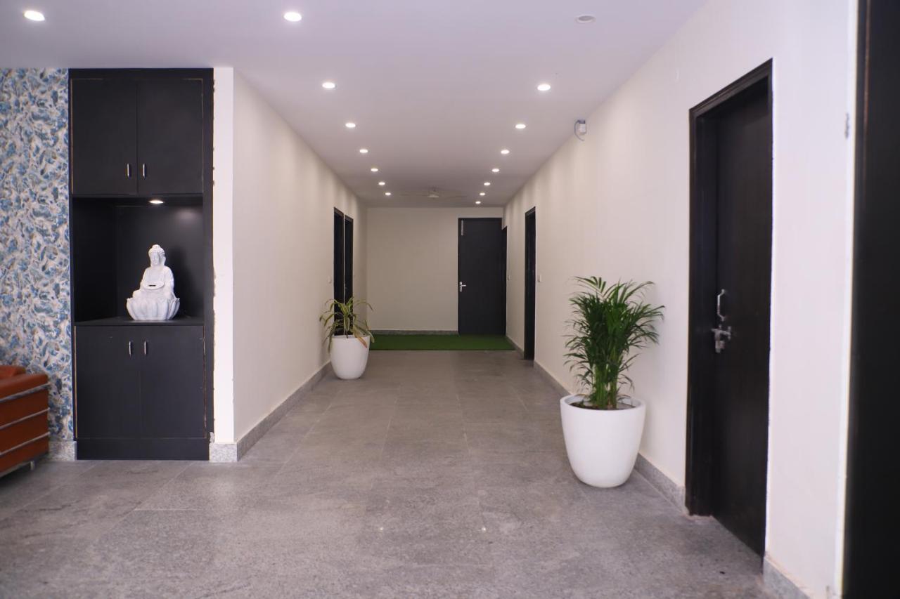 Lyf Corporate Suites - Noida Sector 19 Buitenkant foto