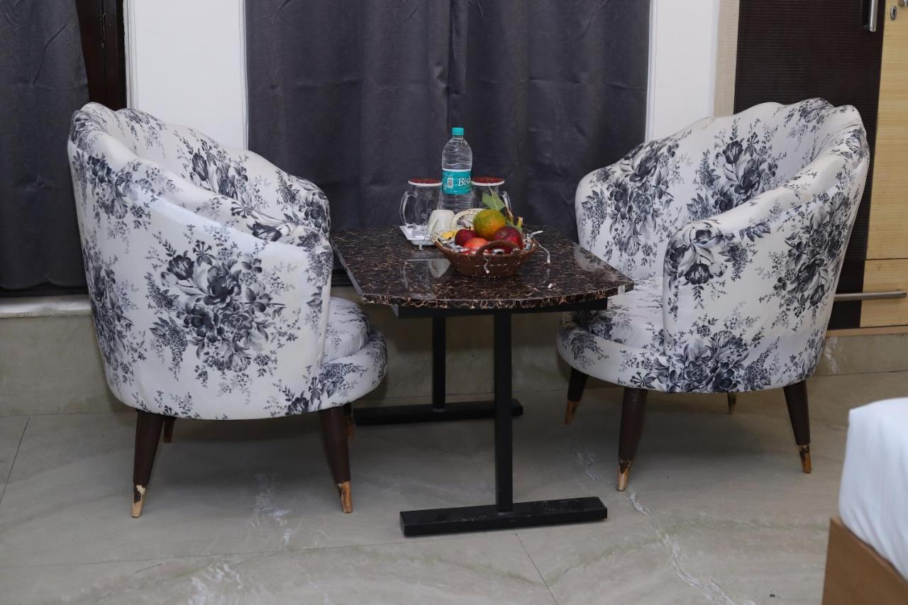 Lyf Corporate Suites - Noida Sector 19 Buitenkant foto