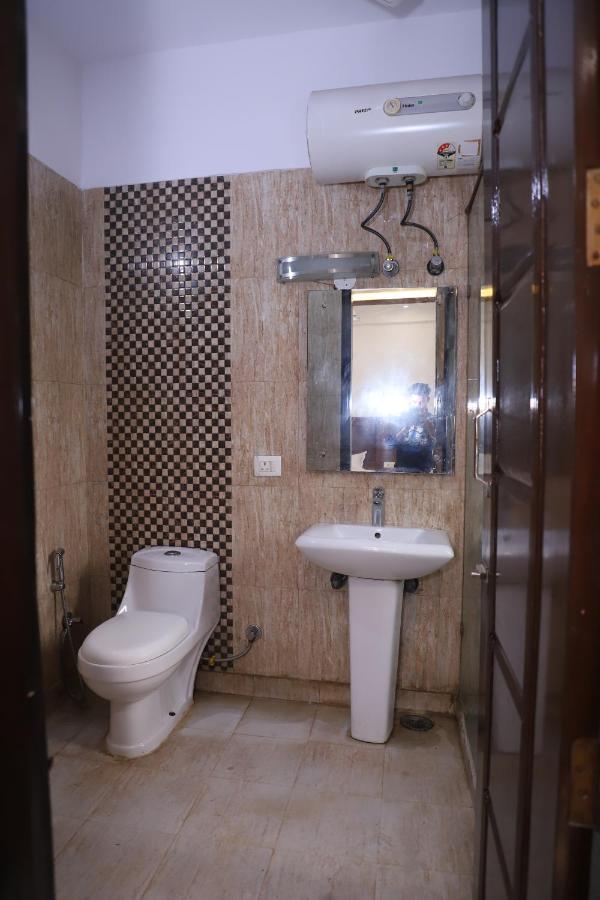 Lyf Corporate Suites - Noida Sector 19 Buitenkant foto