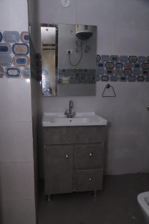 Lyf Corporate Suites - Noida Sector 19 Buitenkant foto