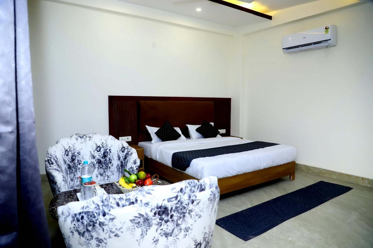 Lyf Corporate Suites - Noida Sector 19 Buitenkant foto