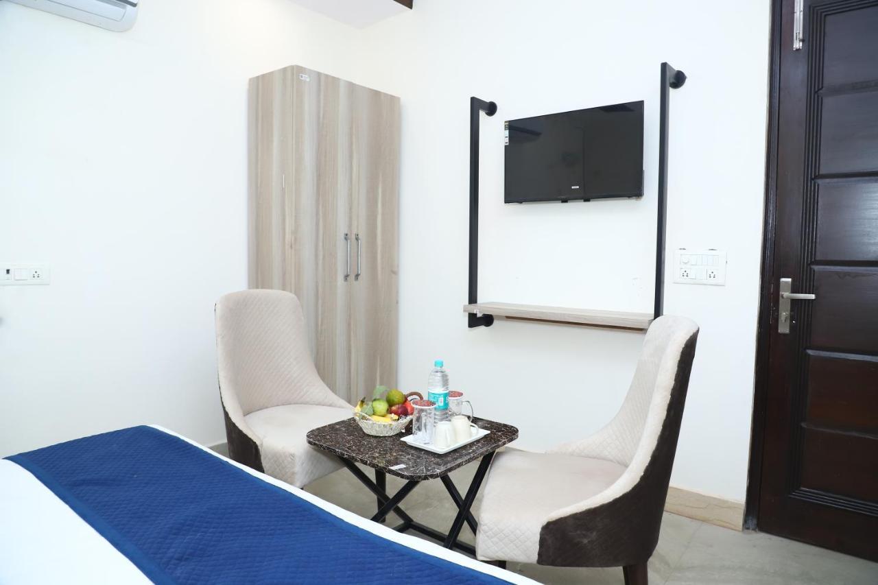 Lyf Corporate Suites - Noida Sector 19 Buitenkant foto