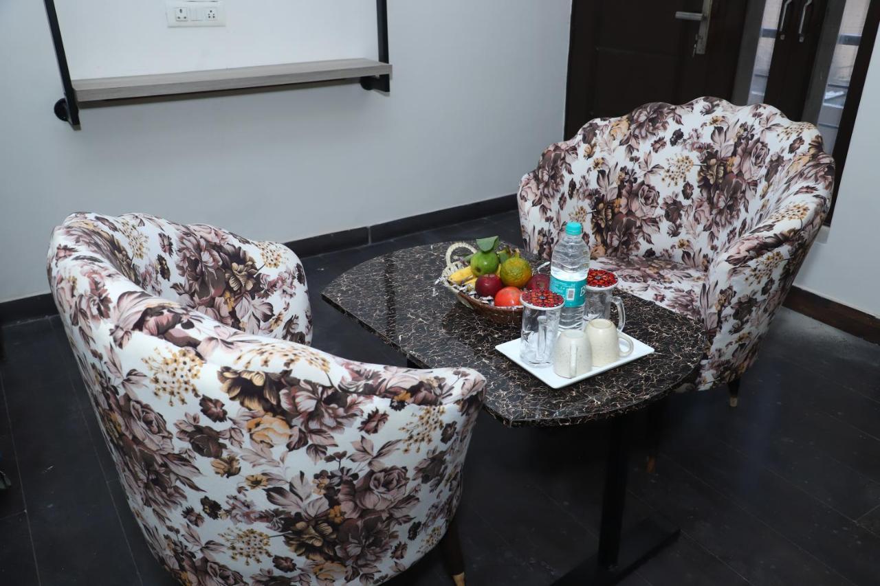 Lyf Corporate Suites - Noida Sector 19 Buitenkant foto